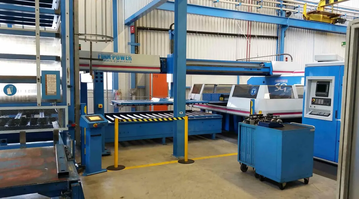 Production floor with sheet metal equipment